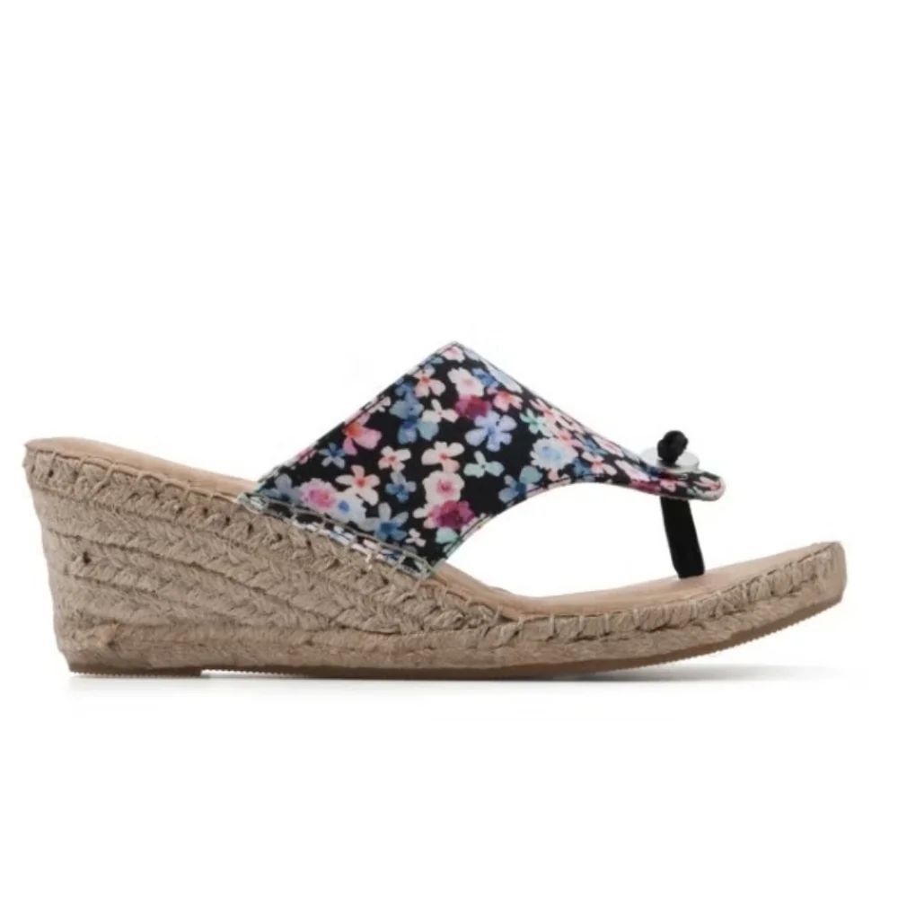 BRAND NEW WHITE MOUNTAIN BEACHBALL DRESSY WEDGE SANDAL by Roamans